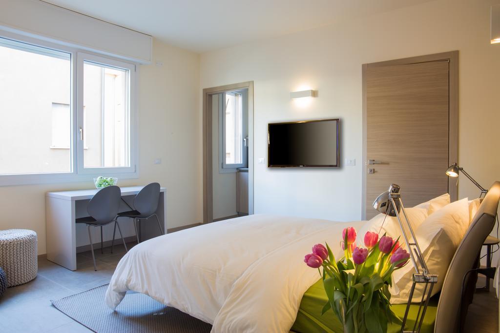 Erik Langer Pedrocchi Suites Padova Exterior photo