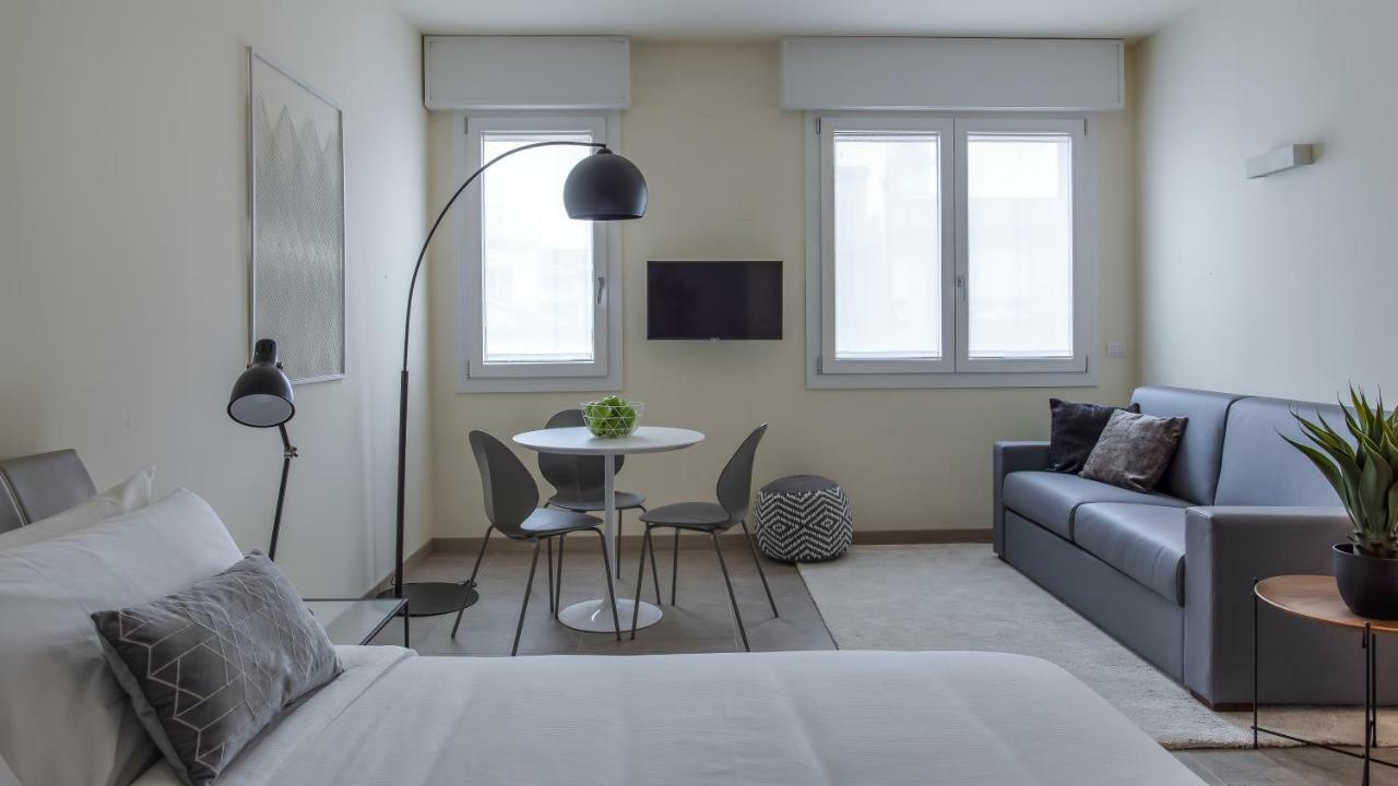 Erik Langer Pedrocchi Suites Padova Exterior photo