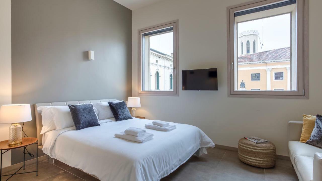 Erik Langer Pedrocchi Suites Padova Exterior photo